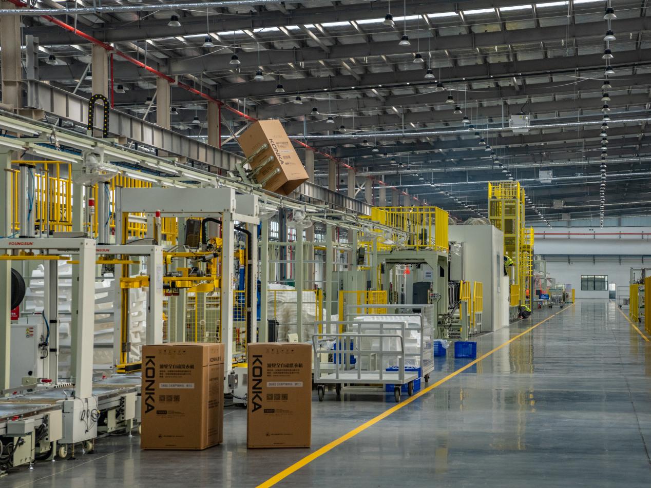 首列家电出口中欧班列“康佳号”鸣笛启程，中国家电加速驶向全球市场